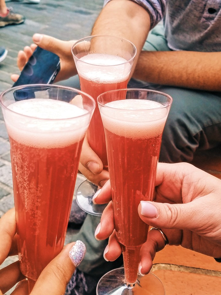 Prosecco at Borough Market. Check it out during your first time in London.