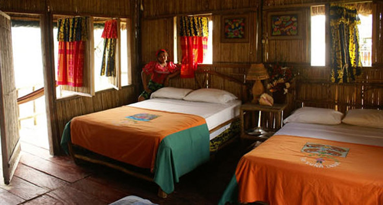 Two beds in a nicely decorated room