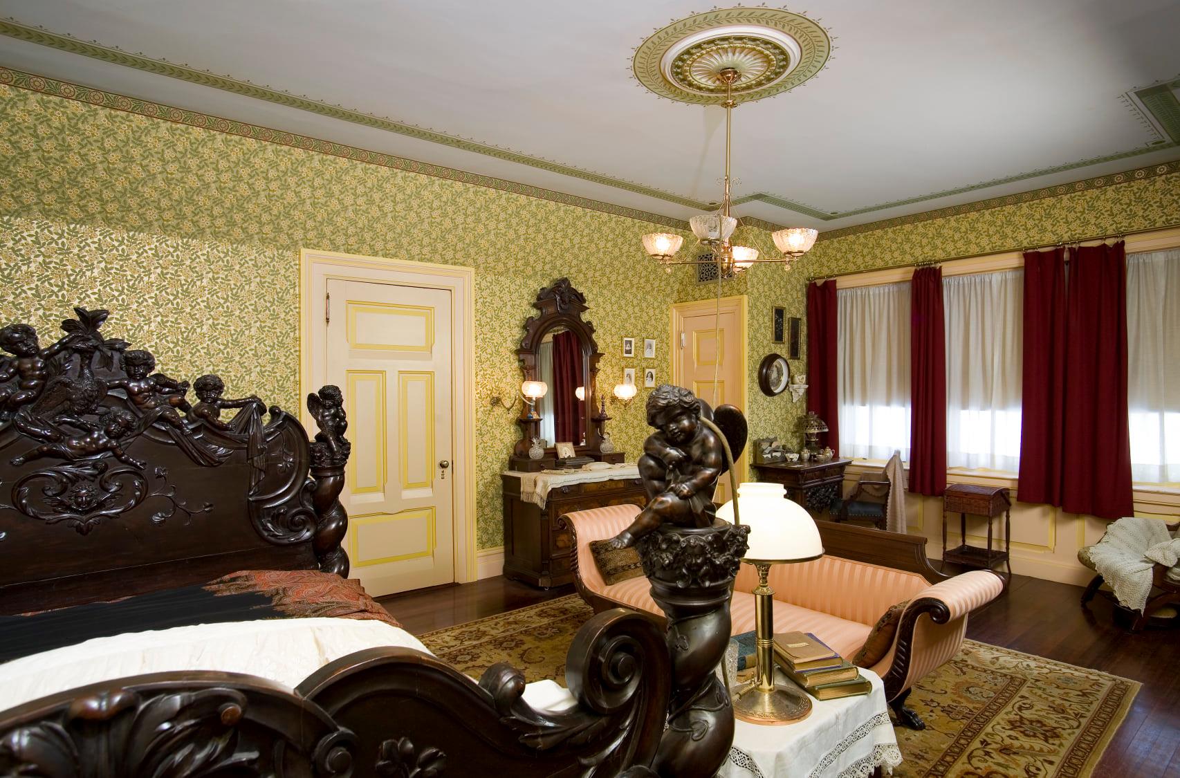 The Mark Twain House's bedroom