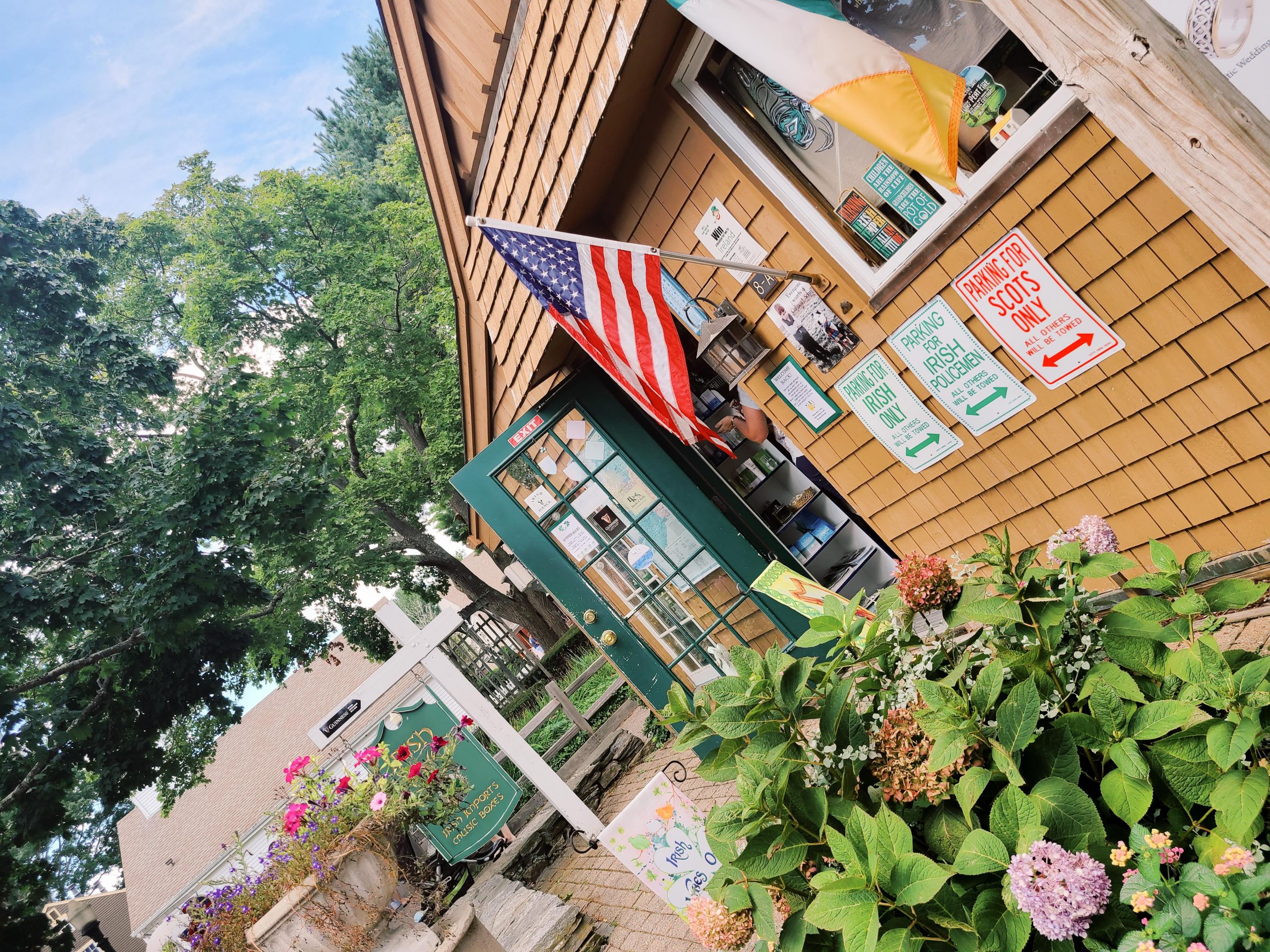 The exterior of a shop called "Irish Eyes" in Mystic, Connecticut