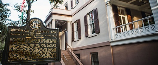 Outside of the Juliette Gordon Low Birthplace