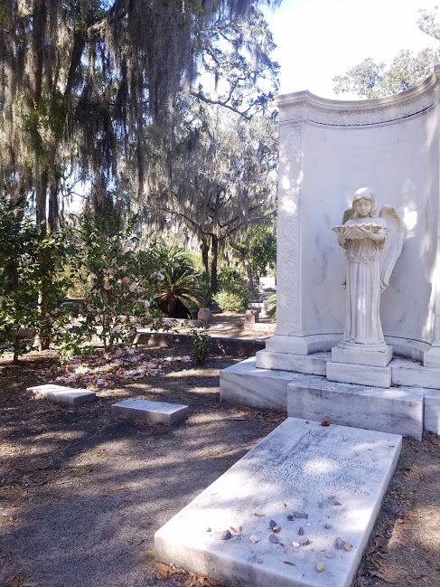 Sculptures at the Bonaventure Cemetery